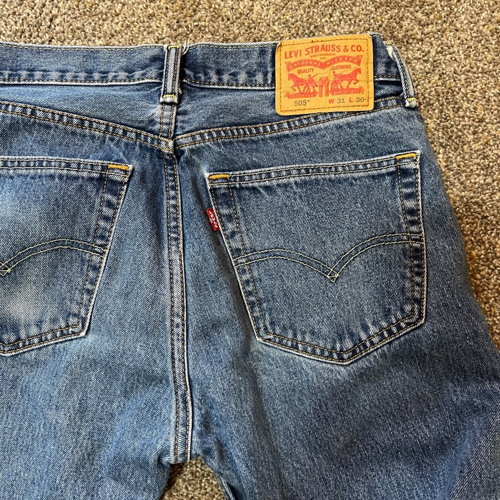 Vintage Levi Blue Jeans 505 / re listed